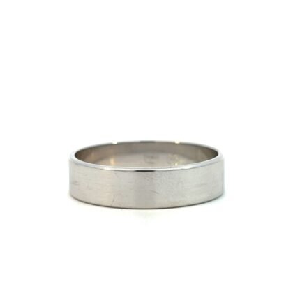 9K White Gold Wedding Ring (Ring size Y)