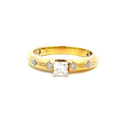18K Yellow Gold Ring 9 Diamonds TDW 0.46 Carat