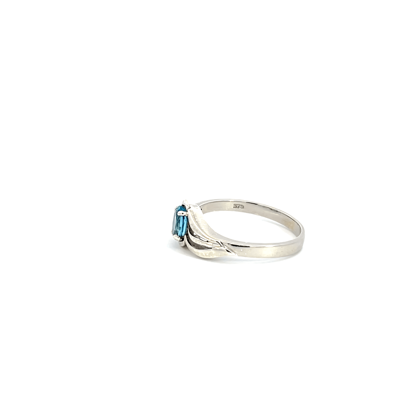 9K White Gold Ring with Oval Blue Topaz - Image 3