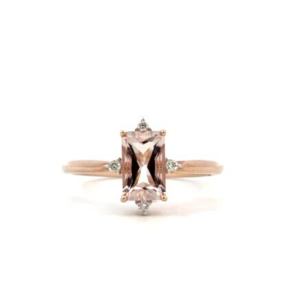 9K Rose Gold Ring with Morganite 1.0 Carat and 4 Round Diamonds TDW 0.05 Carat