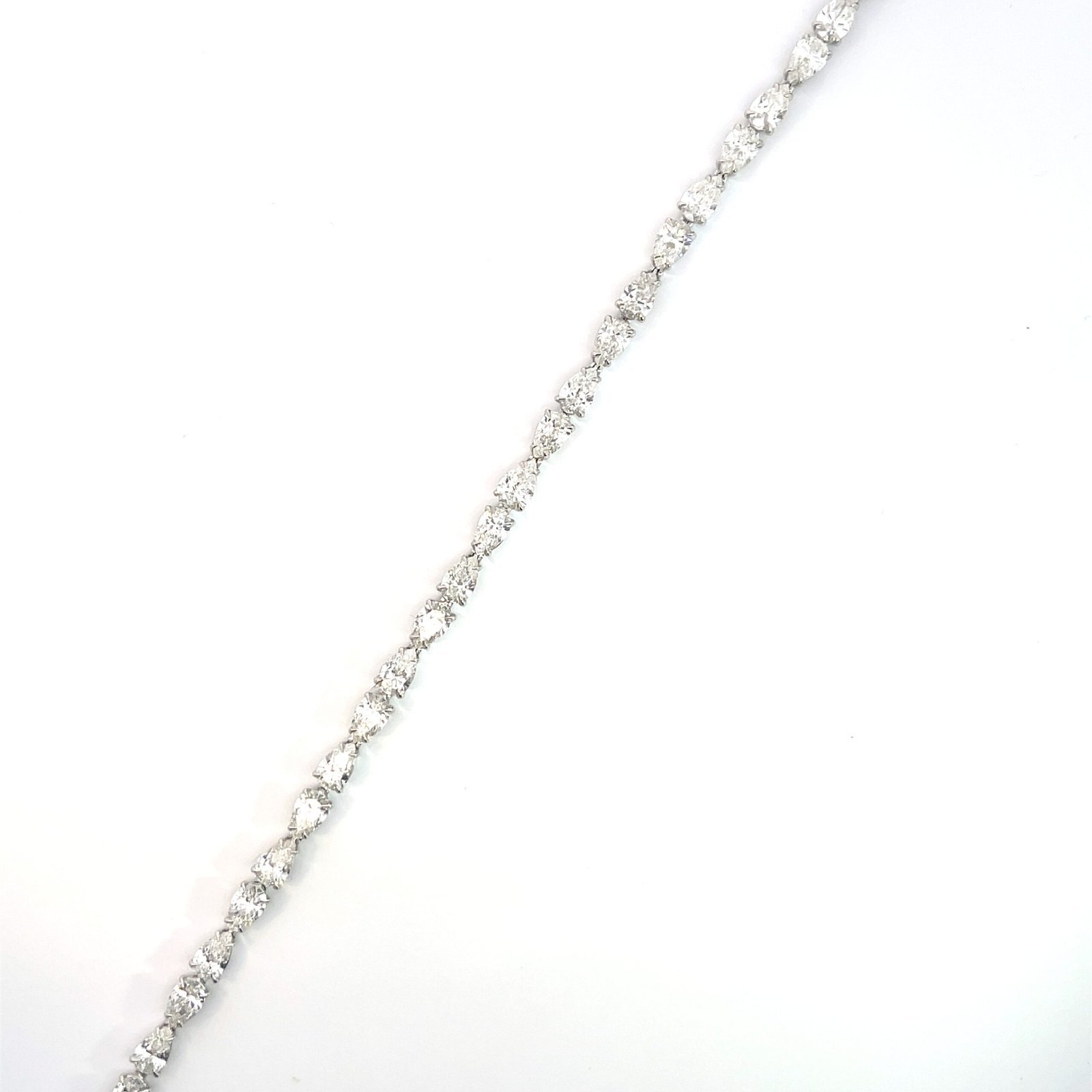 18K White Gold Bracelet with 28 Pear cut Lab Grown Diamonds TDW 9.6 Carat - Image 2
