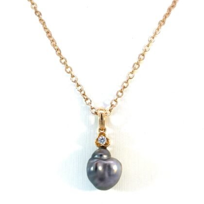 18K Yellow Gold Pendant with Keshi Tahitian Pearl and Diamond