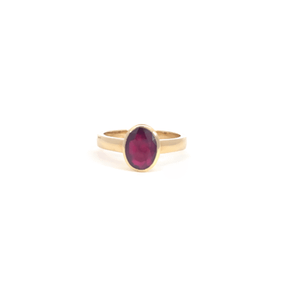 18K Yellow Gold Ring with Oval Mozambique Ruby 1.61 Carat