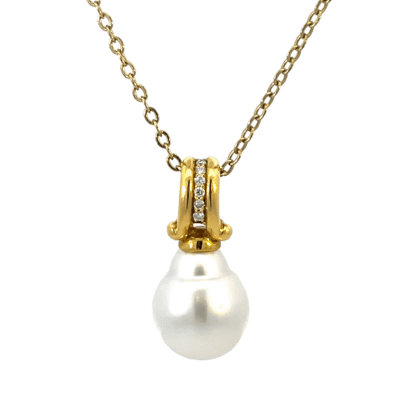 18K Yellow Gold Pendant with Cultured South Sea 10-11mm Pearl and 6 Round Diamonds TDW 0.05ct