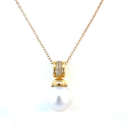 18K Yellow Gold Pendant with South Sea Pearl and Diamonds