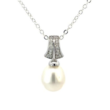 18K White Gold Pendant with Cultured South Sea 10.6mm Pearl and 18 Round Diamonds TDW 0.11 Carat