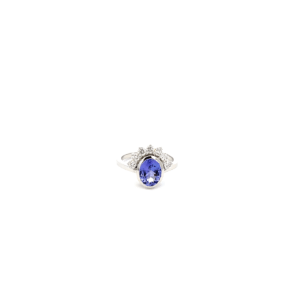 18K White Gold Ring with Oval Tanzanite 1.75ct and 7 White Round Diamonds TDW 0.52ct