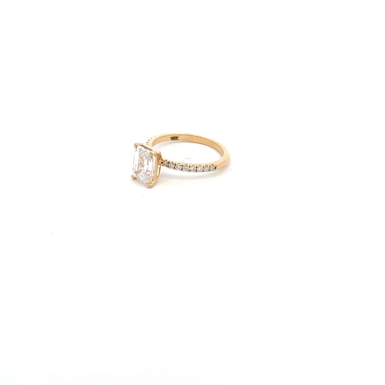 18K Yellow Gold Ring with Lab Grown Emerald cut Diamond 2.02ct and 16 Round Diamonds TDW 0.25ct - Image 2