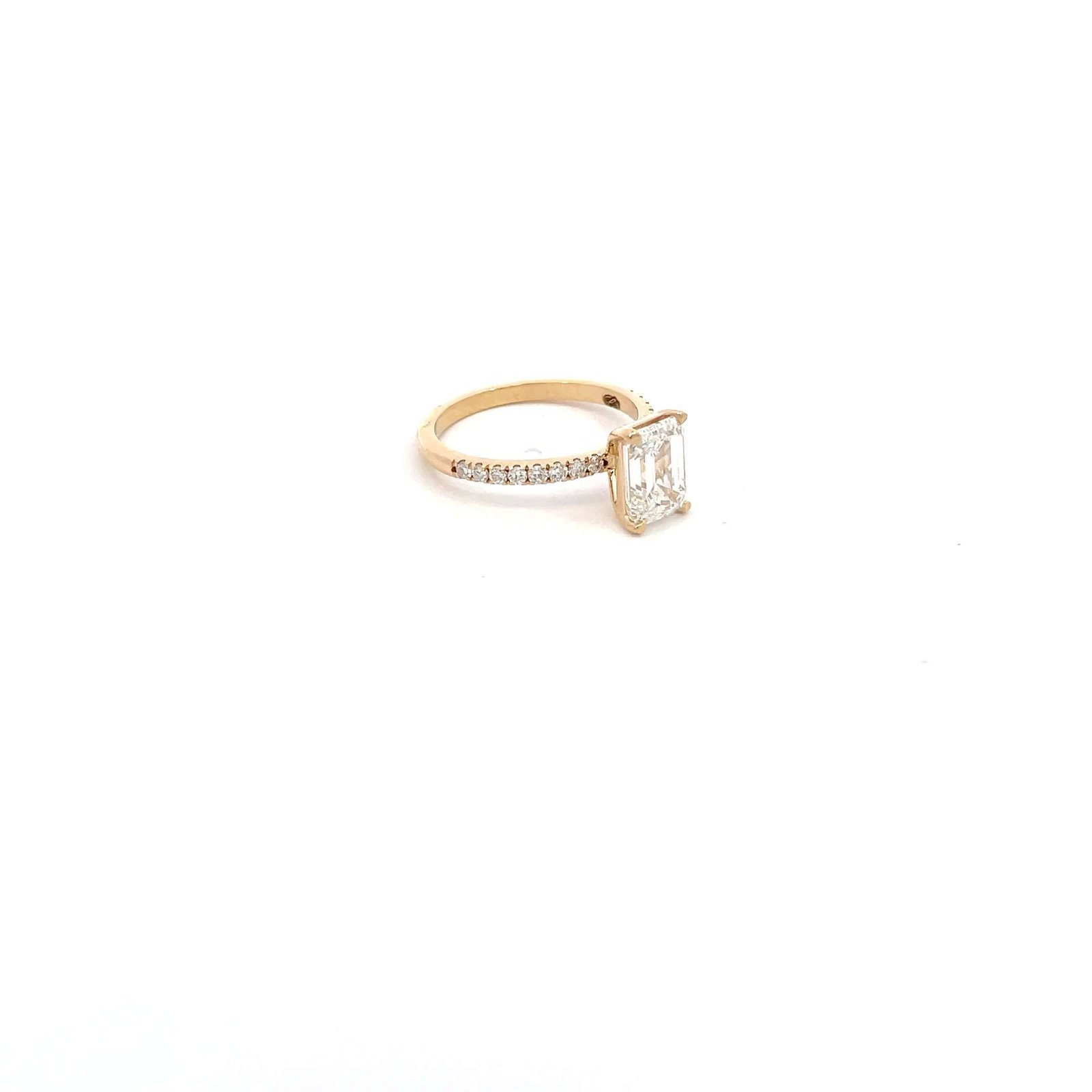 18K Yellow Gold Ring with Lab Grown Emerald cut Diamond 2.02ct and 16 Round Diamonds TDW 0.25ct - Image 3